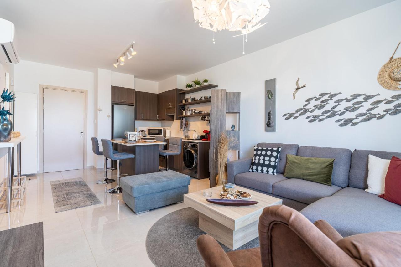 Lemon Tree 1-br In Livadia Daire